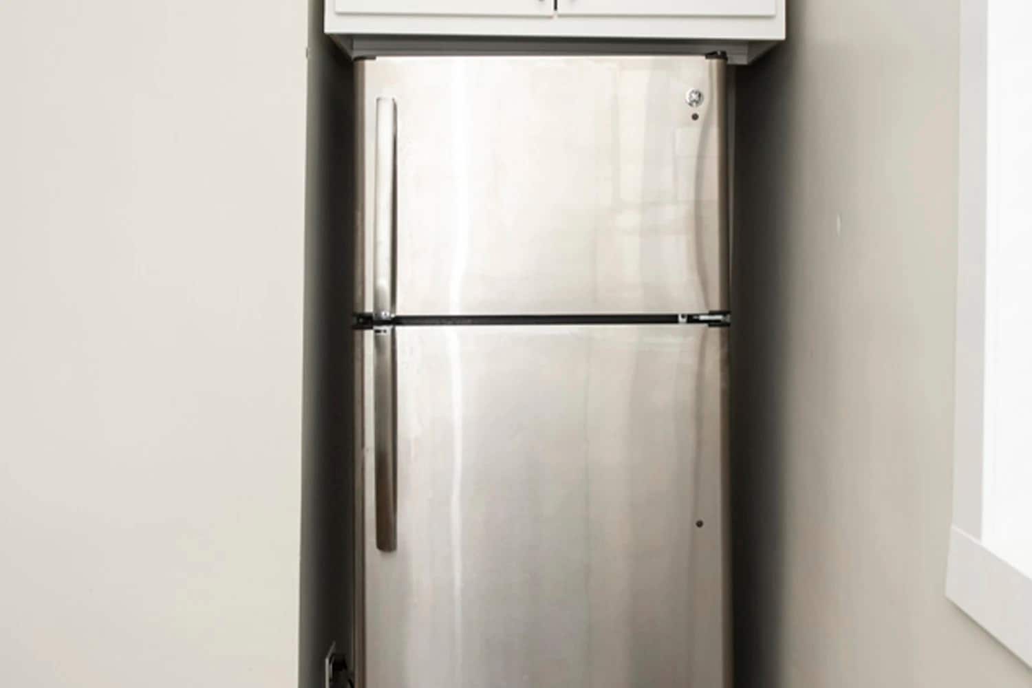 Building Photo - 917 W Waveland Ave