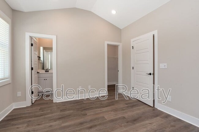 Building Photo - 1723 Perimeter Lp