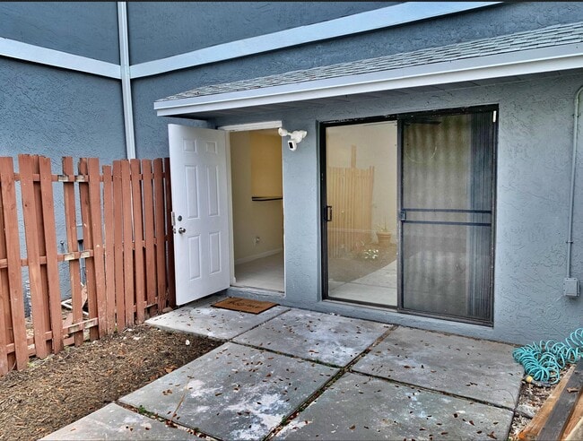 Building Photo - 13 N Crossings Cir