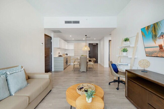 Building Photo - 777 N Ocean Dr