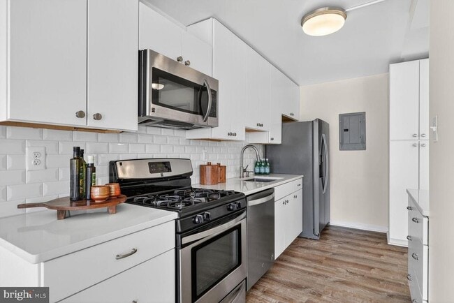 Building Photo - 4515 Willard Ave