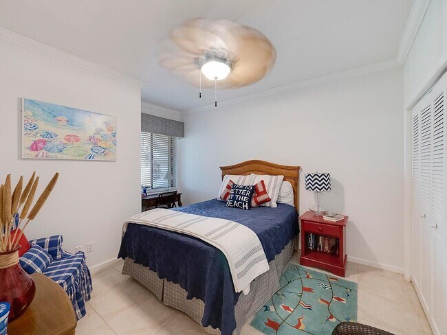 Building Photo - 405 Sea Oats Dr