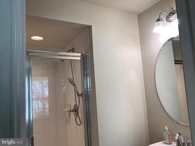 Building Photo - 7228 Barrberry Ln