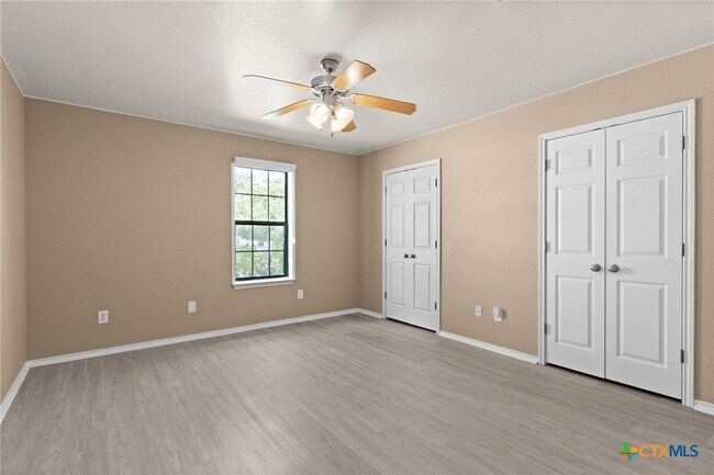 Building Photo - 503 Sumac Trail