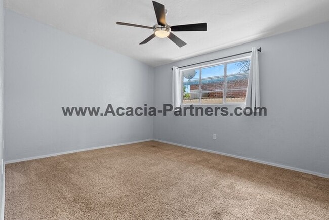 Building Photo - Two Bedroom Home with Guest House