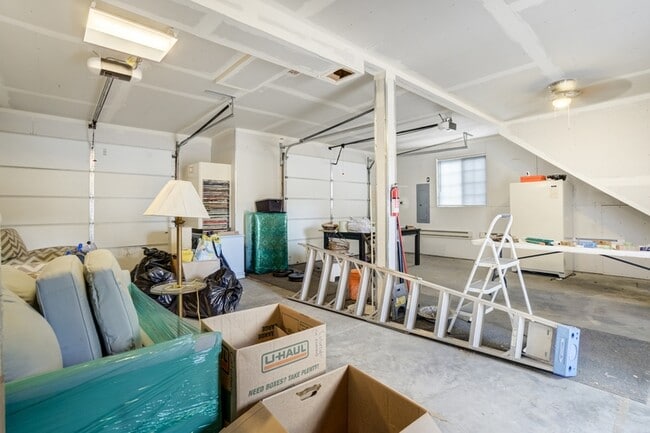 Building Photo - 515 W San Miguel St