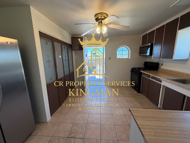 Building Photo - 3 Bedroom, 2 Bath Home – Vintage Charm at Its Best!