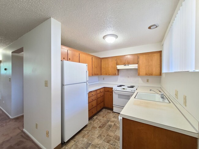 Building Photo - $1,050 - 1 Bed / 1 Bath Spacious Condo in South Hill