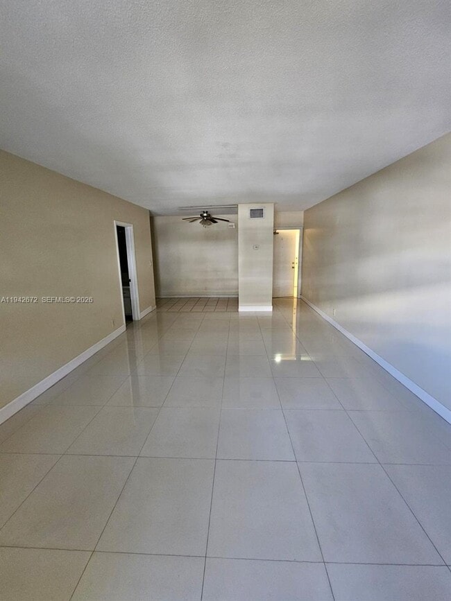 Building Photo - 2424 SE 17th St