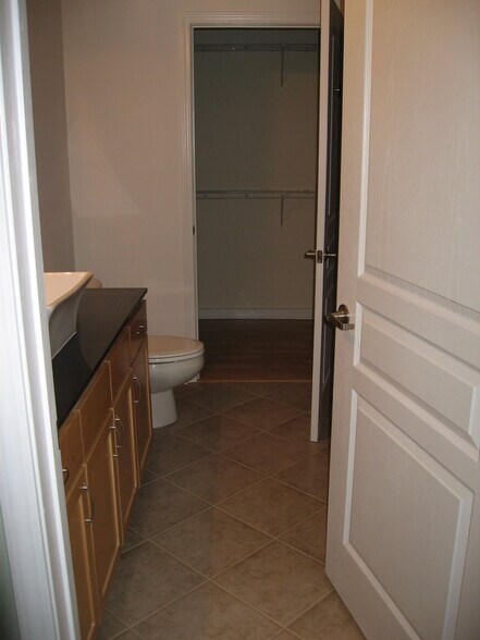 Building Photo - 3000 Vanderbilt Pl