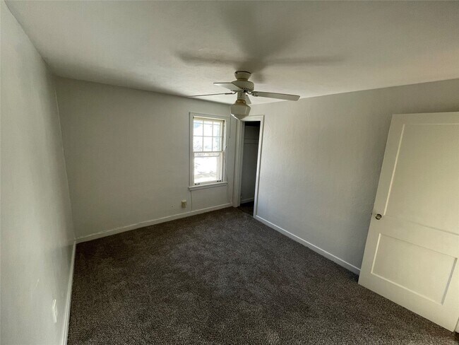 Building Photo - 64 Margaret St