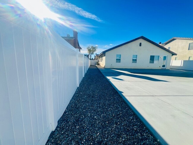 Building Photo - Charming Single-Story 3-Bedroom Home with Bonus Room