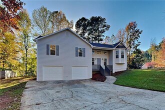 Building Photo - 260 King William Dr