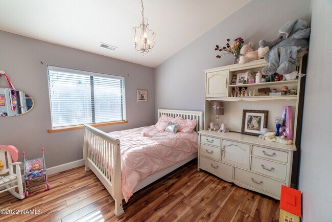 Building Photo - Westside 4 Bed, 2.5 Bath House with A/C & 2-Car Garage Near NAU & CCC! Students & Pets OK! Aug 10th!