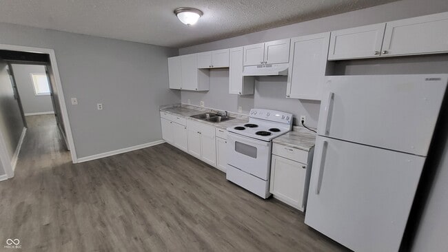 Building Photo - 86 N Holmes Ave