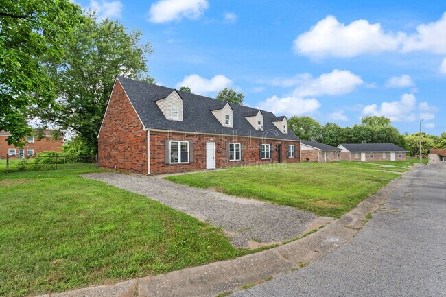 Primary Photo - 817 Lancelot Ct