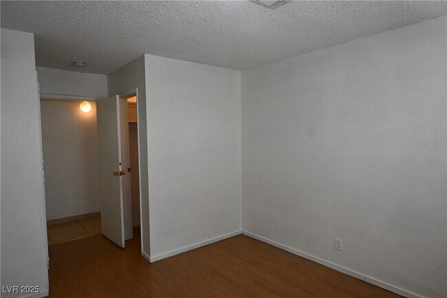 Building Photo - 2301 Stewart Ave
