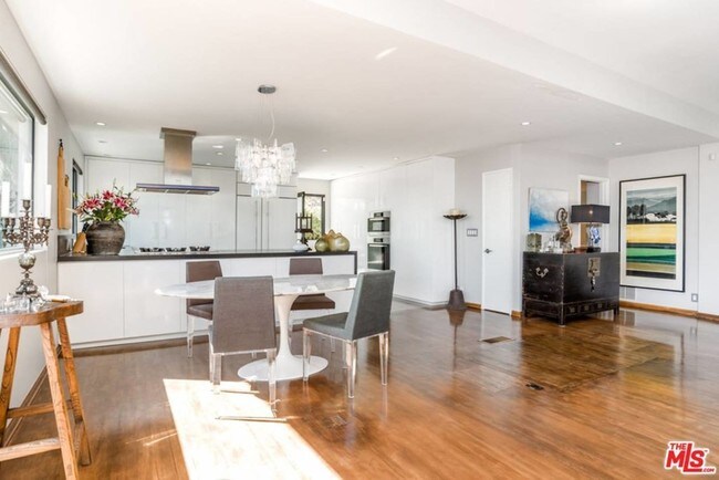 Building Photo - 2175 Ponet Dr