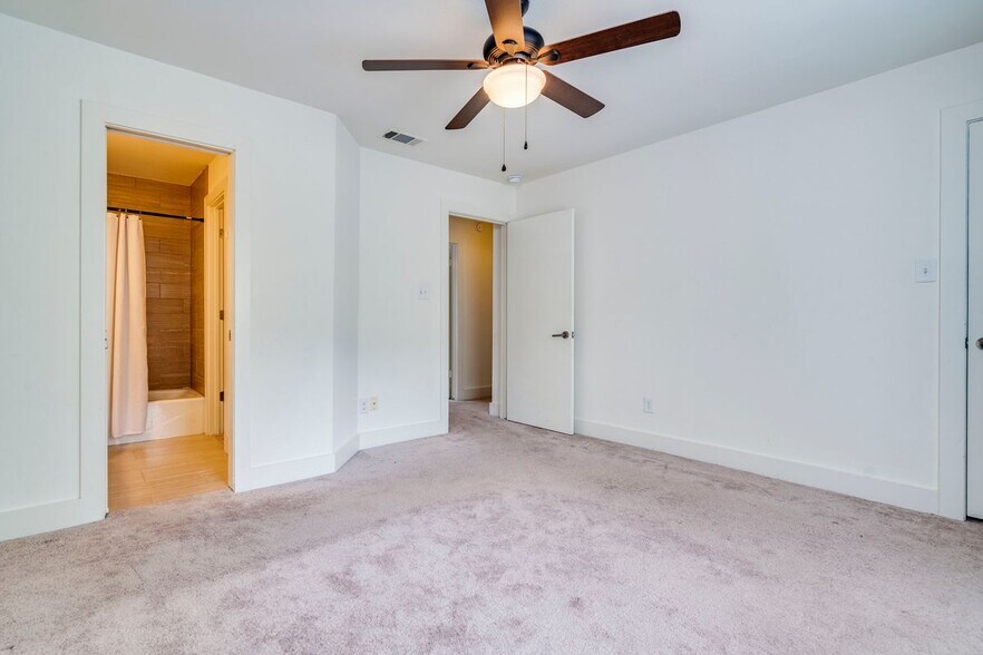 Building Photo - 6901 Old Quarry Ln