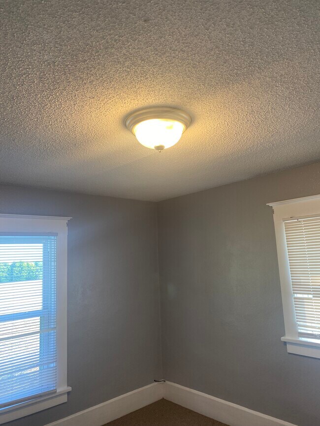 Building Photo - 11790 23 Mile Rd