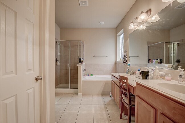 Building Photo - 2832 Gooseberry Dr