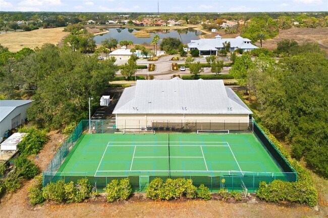 Building Photo - 2499 Silver Palm Rd