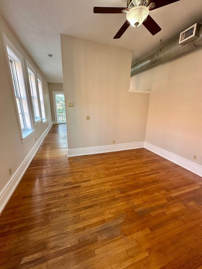 Building Photo - 217 Abercorn St