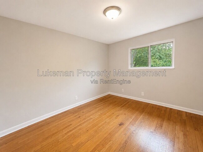 Building Photo - 8423 S Westnedge Ave