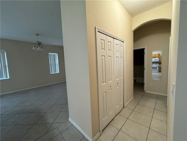 Building Photo - 707 46th Square