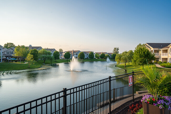 Building Photo - Parkway Lakeside