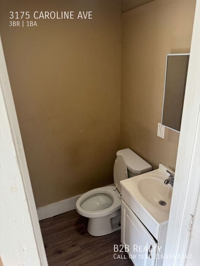 Building Photo - 3175 Caroline Ave