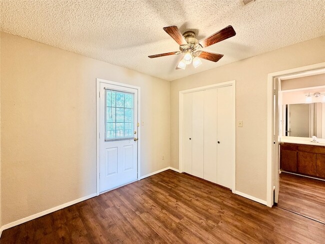Building Photo - 1247 Dallas Dr