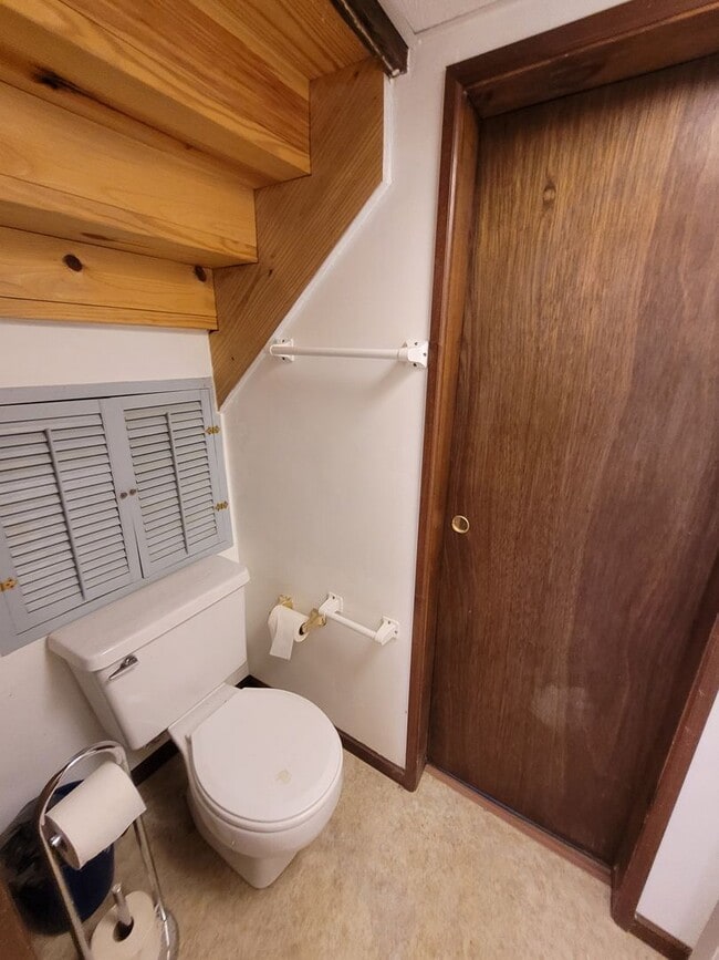 Building Photo - Spacious Home-Benton Stephens Neighborhood