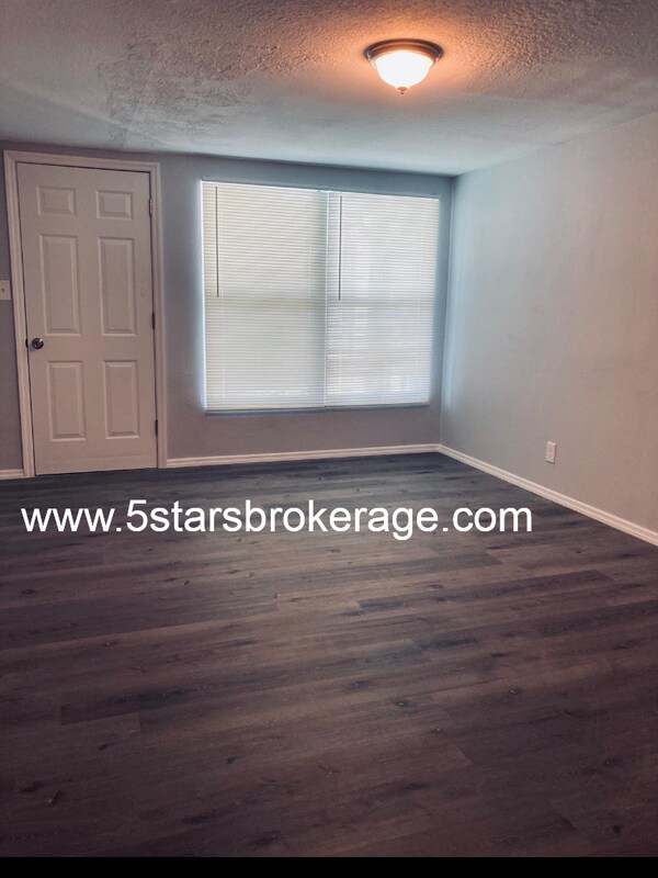 Building Photo - 5024 Emerson Ave S