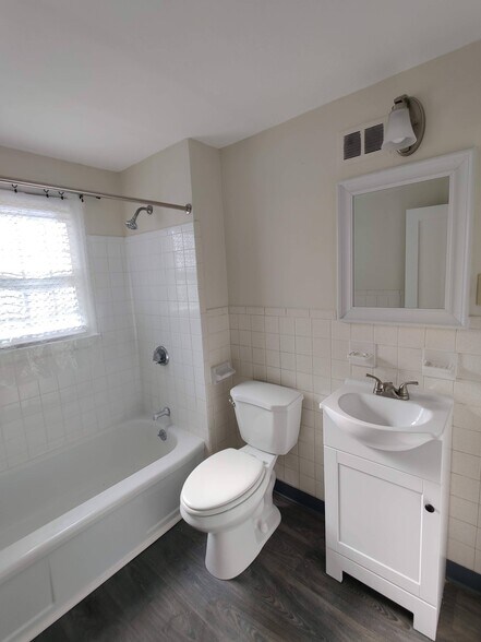 Building Photo - 82 Mercury Ct