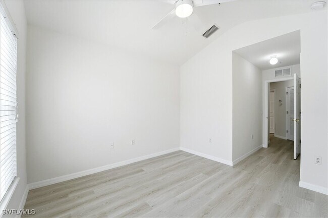 Building Photo - 1059 Albany Ct