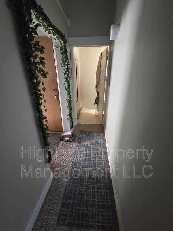 Building Photo - 235 SE Daniel St