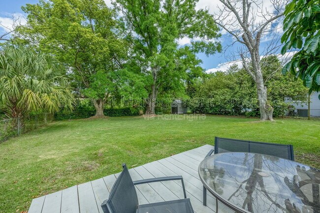 Building Photo - 316 Lake Fair Ln