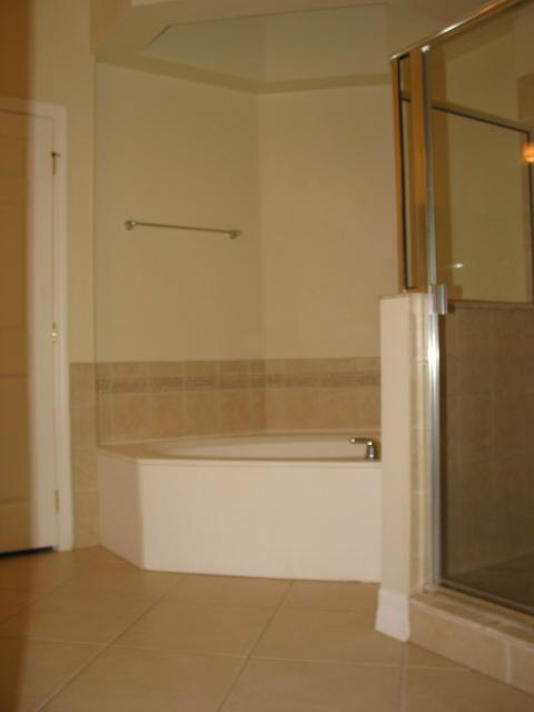 Building Photo - 539 Hedgewood Dr
