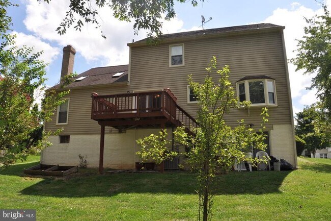 Building Photo - 2706 Reign St