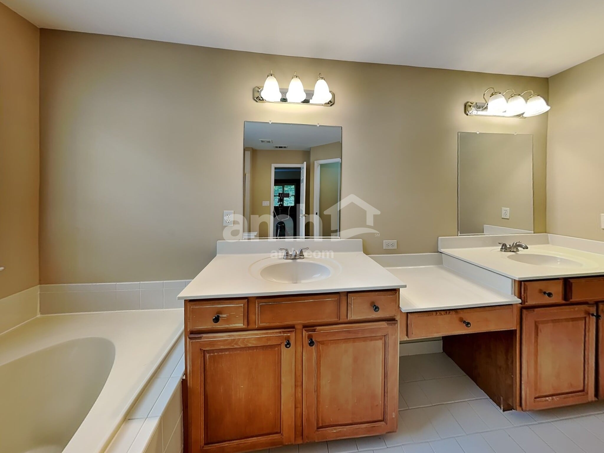 Building Photo - 637 Rebecca Ives Dr NW