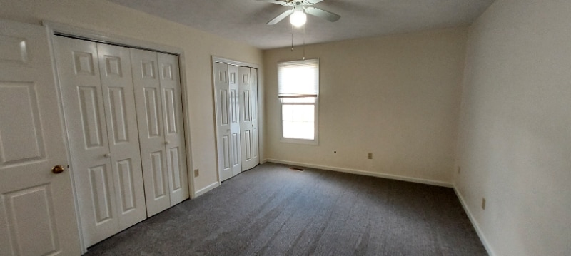 Building Photo - 205 Hicks Dr