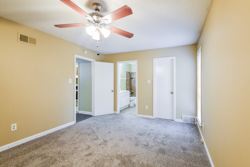 Building Photo - 2176 Woodfield Park Rd