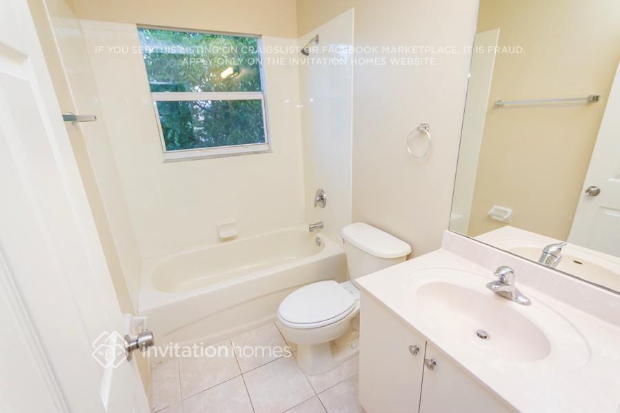 Building Photo - 6117 Adriatic Way