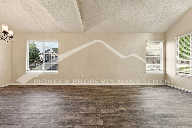 Building Photo - 9603 Laredo St