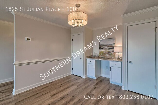 Building Photo - 1825 St Julian Pl