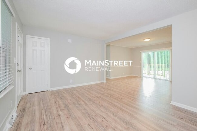 Building Photo - 3 Bedroom Pet-Friendly Home in Birmingham, AL with Main Street Renewal