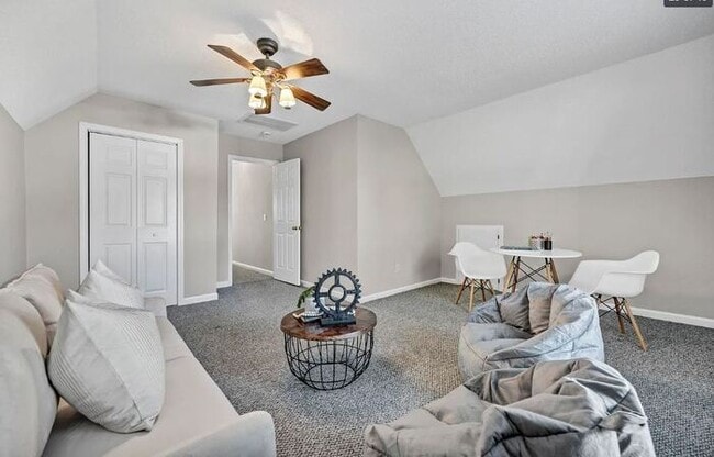 Building Photo - Remodeled home