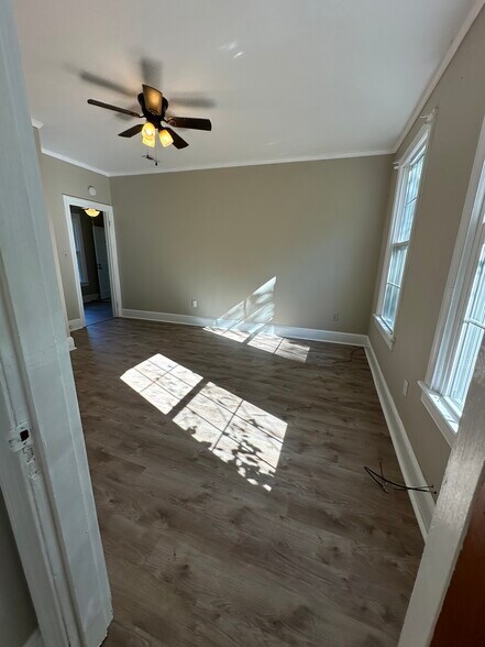 Building Photo - 12020 Winfree St