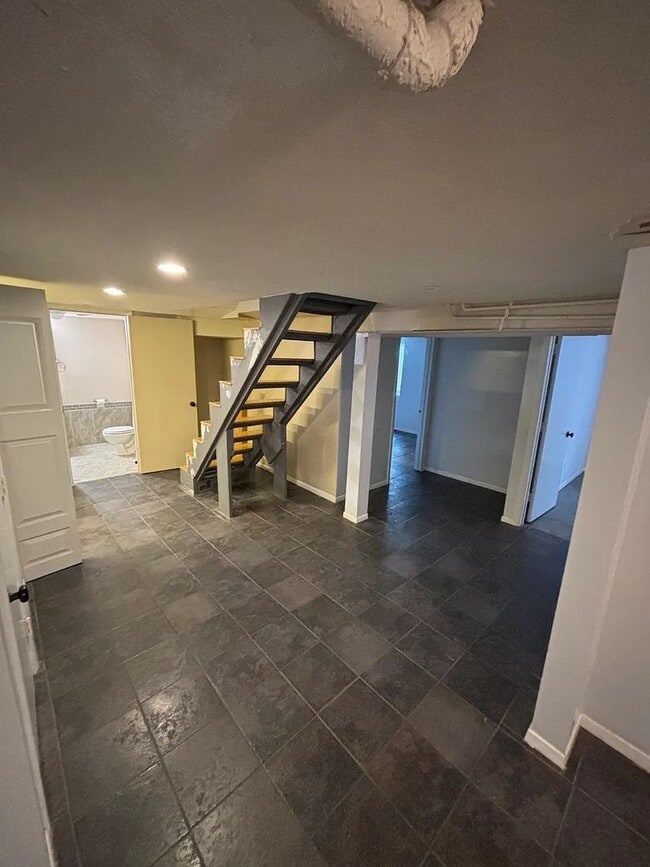 Building Photo - Charming 4-Bedroom Home in Prime Location ...